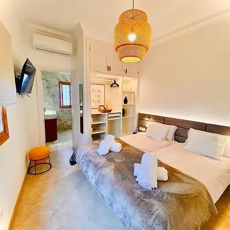 Lantia Rooftop House