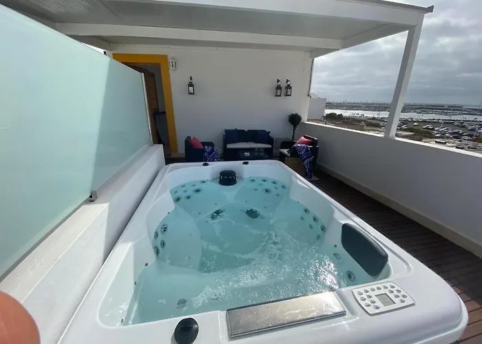 Hostel Lantia Rooftop House *